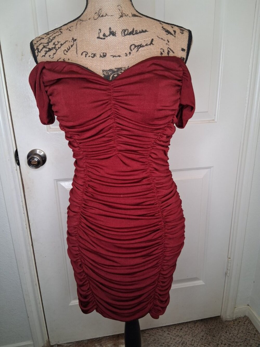 Trixxi Burgundy Ruched Bodycon Midi Dress Size M